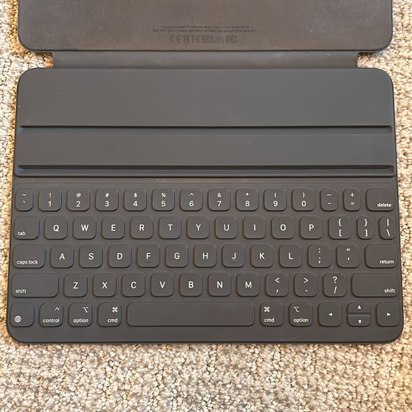 Apple iPad Wireless Keyboard for iPad Pro 11” - A2038 - Picture 2 of 6